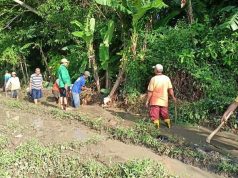 Gotong Royong Bersihkan Lingkungan Oleh Warga Desa Banglarangan