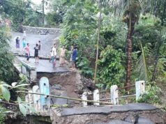 Jembatan Kali Sapi Ambruk, Akses Dua Desa Terhambat