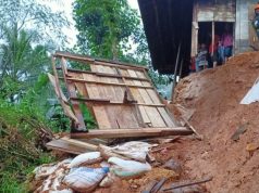 Dua Rumah Warga di Desa Badak Terkena Longsor