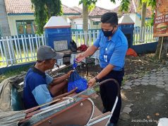 Perumda Air Minum Tirta Mulia Bagikan Sembako