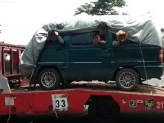 Nekat, Mudik Menggunakan Mobil Diangkut Truk