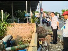 Direktur Perumda Air Minum Tirta Mulia Pantau Perbaikan Jaringan Air
