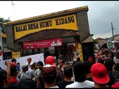 Mis Komunikasi Besaran Bantuan, Warga Tuntut Sekdes Sumurkidang Mundur