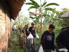 Comal Unity Salurkan Bantuan Sembako ke Warga Tasikrejo