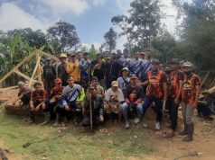Terkumpul Dana Rp 16 Juta Komunitas Kombaat dan Komunitas Lainnya Bedah Rumah Mbok Karsem