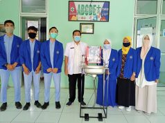 Mahasiswa KKN Alternatif COVID-19 FIKes UMP Buat Alat Cuci Tangan Tanpa Sentuh dengan Budget Minim