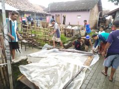 Mahasiswa KKN Upgris Kerja Bakti Bersama Warga Kebondalem