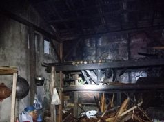 Sebuah Rumah Terbakar di Desa Gunungsari