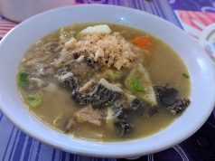 Nikmati Sajian Lezat Soto Lamongan Cak Her