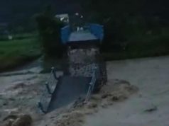 Diterjang Banjir Bandang, Jembatan Gunungbatu Putus