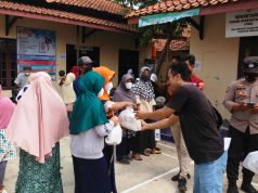 Comal Unity Serahkan Bantuan Kepada Korban Banjir Rob Di Desa Kertosari