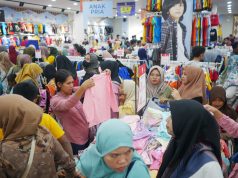 Hari Pertama Dibuka, Ria Busana Randudongkal Diserbu Ribuan Pengunjung