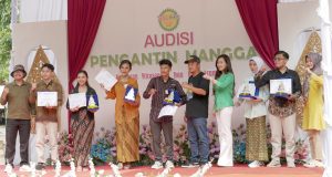 Citra dan Farraz Terpilih Jadi Pengantin Mangga Penggarit 2025